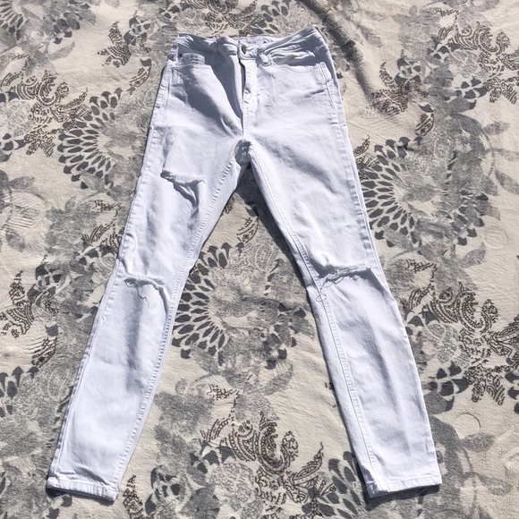 Denim - CELLO high waisted white skinny jeans size 5